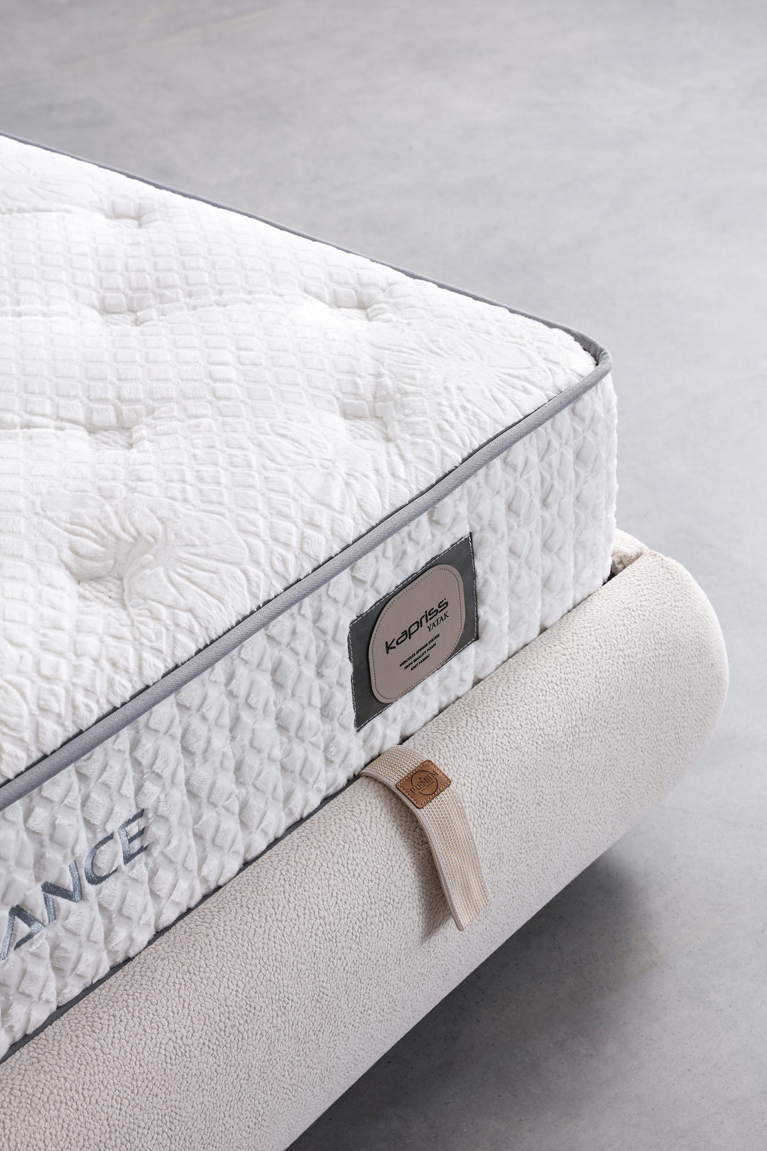K- Elegance Bed Set